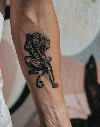 Tiger Crawl - Semi-Permanent Tattoo
